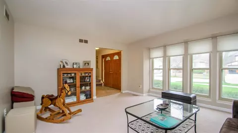 46351 Bartlett, Canton, MI 48187 photo 8