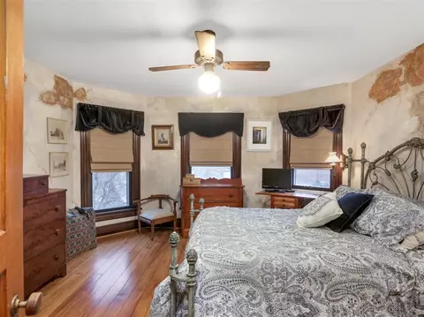 96 E Columbia, Belleville, MI 48111 photo 26