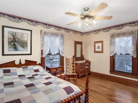 96 E Columbia, Belleville, MI 48111 photo 23