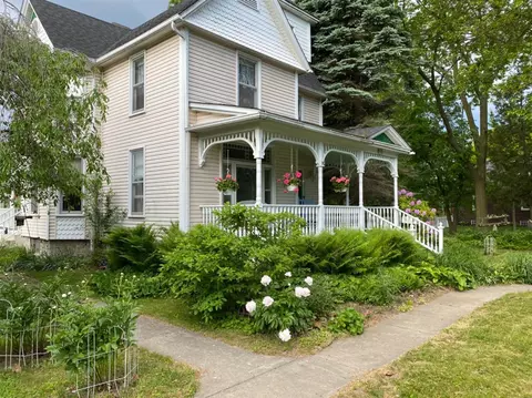 96 E Columbia, Belleville, MI 48111 photo 2