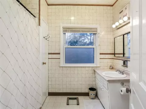 96 E Columbia, Belleville, MI 48111 photo 20