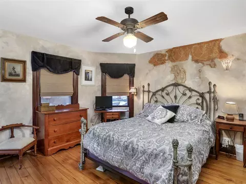 96 E Columbia, Belleville, MI 48111 photo 25