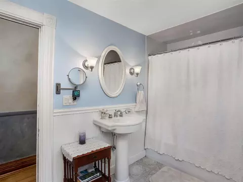 96 E Columbia, Belleville, MI 48111 photo 31