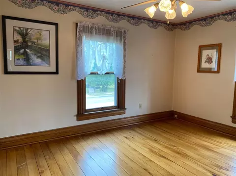 96 E Columbia, Belleville, MI 48111 photo 24
