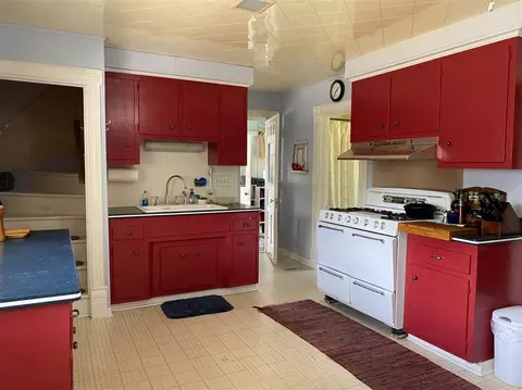 96 E Columbia, Belleville, MI 48111 photo 19