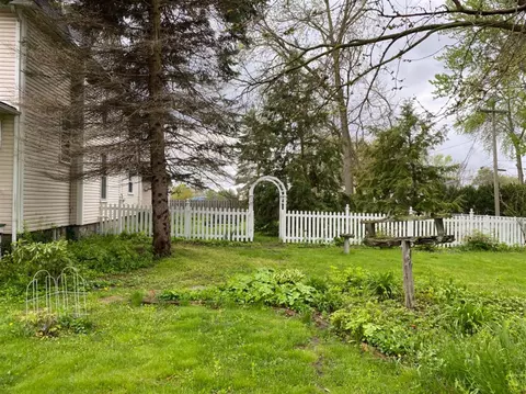 96 E Columbia, Belleville, MI 48111 photo 37
