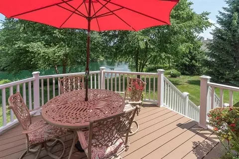 8252 New Hvn, Canton, MI 48187 photo 4