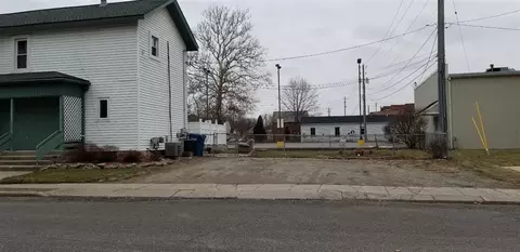 108 Burton, Clinton, MI 49236 photo 18