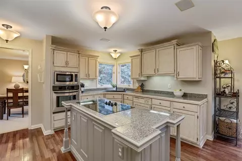 6908 Kings Ml, Canton, MI 48187 photo 5