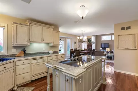 6908 Kings Ml, Canton, MI 48187 photo 8