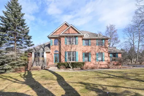 8455 S Ridge Dr, Howell, MI 48843 photo 1