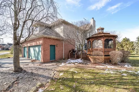 8455 S Ridge Dr, Howell, MI 48843 photo 54