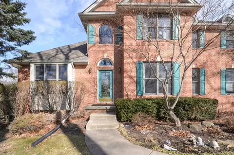 8455 S Ridge Dr, Howell, MI 48843 photo 5
