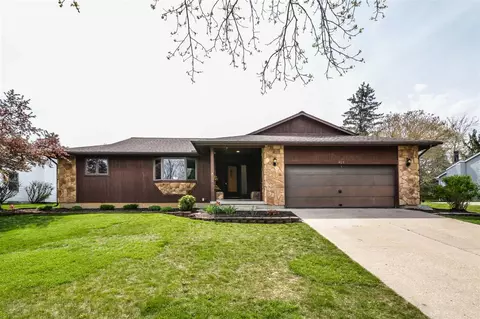 405 Saline River Dr, Saline, MI 48176 photo 1