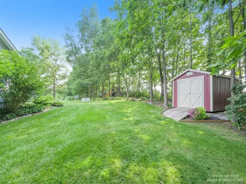 9680 Woodbend, Saline, MI 48176 photo 19