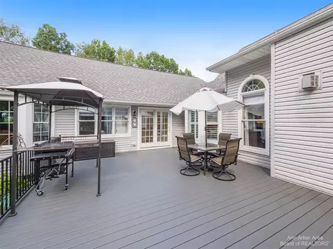 9680 Woodbend, Saline, MI 48176 photo 18