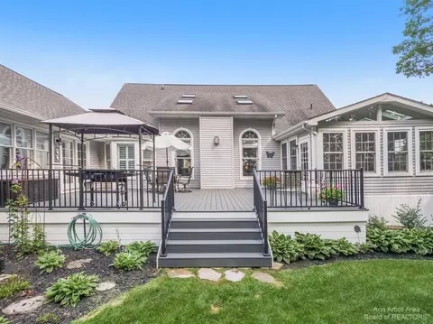 9680 Woodbend, Saline, MI 48176 photo 14