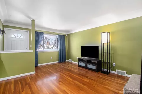 8404 Prospect, Warren, MI 48089 photo 4
