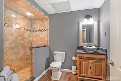 340 Pembroke, Saline, MI 48176 photo 32