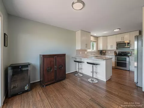 1346 N Hidden Crk, Saline, MI 48176 photo 13