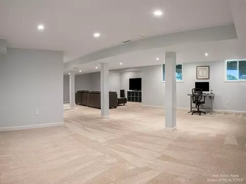 1346 N Hidden Crk, Saline, MI 48176 photo 34