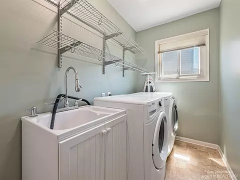 1346 N Hidden Crk, Saline, MI 48176 photo 21