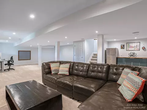 1346 N Hidden Crk, Saline, MI 48176 photo 32