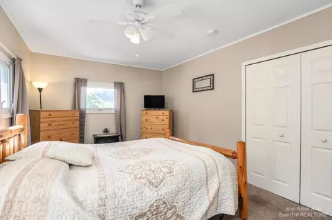 29415 Van Riper, Flat Rock, MI 48134 photo 17