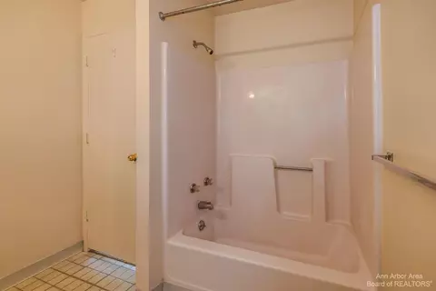 2205 S Huron #4, Ann Arbor, MI 48104 photo 27