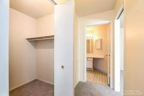 2205 S Huron #4, Ann Arbor, MI 48104 photo 25