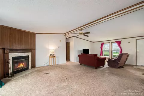 18230 Berkshire, Gregory, MI 48137 photo 4
