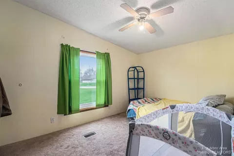 18230 Berkshire, Gregory, MI 48137 photo 9