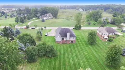 8429 Foldenauer, Howell, MI 48843 photo 2