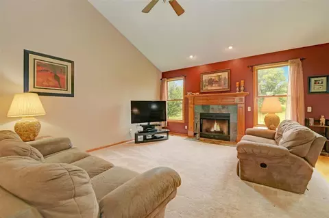 8429 Foldenauer, Howell, MI 48843 photo 10