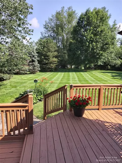 715 Prince Edward, Howell, MI 48843 photo 42