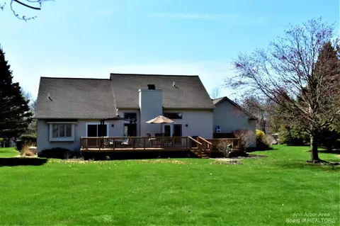 715 Prince Edward, Howell, MI 48843 photo 36