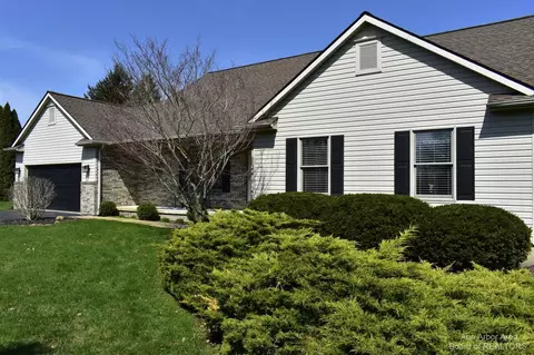 715 Prince Edward, Howell, MI 48843 photo 2