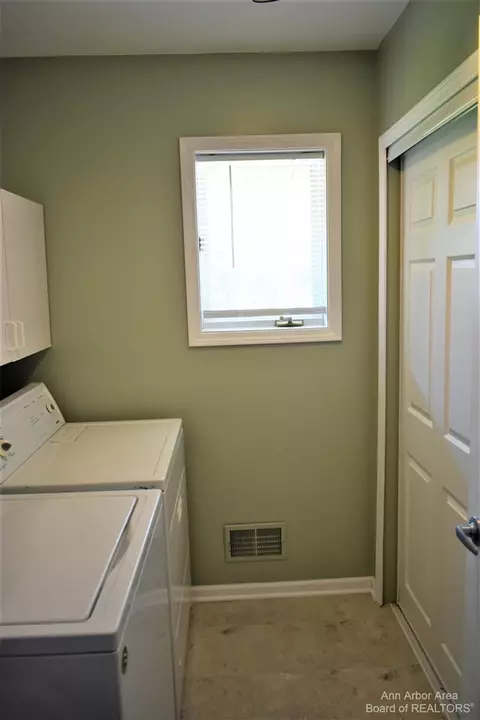 715 Prince Edward, Howell, MI 48843 photo 27