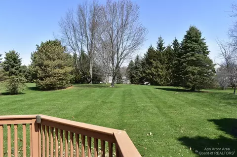 715 Prince Edward, Howell, MI 48843 photo 38