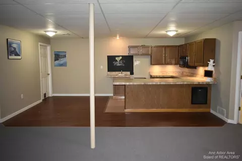 715 Prince Edward, Howell, MI 48843 photo 28