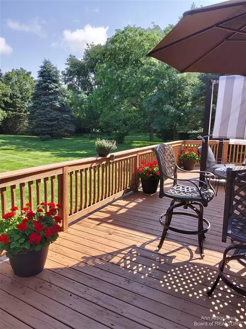 715 Prince Edward, Howell, MI 48843 photo 41