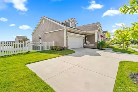 877 S S Rdg, Canton, MI 48188 photo 31