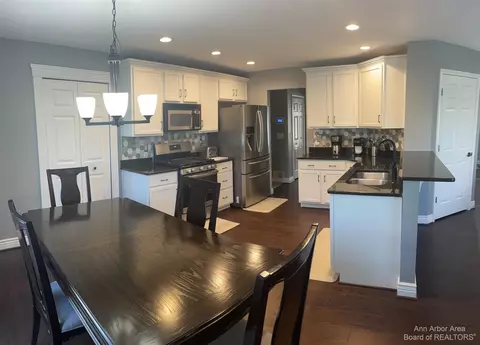 469 Corinth, Dundee, MI 48131 photo 6