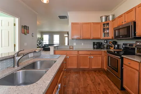 286 Constitution, Canton, MI 48188 photo 17