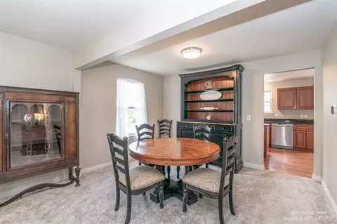 752 W Castlebury, Saline, MI 48176 photo 13