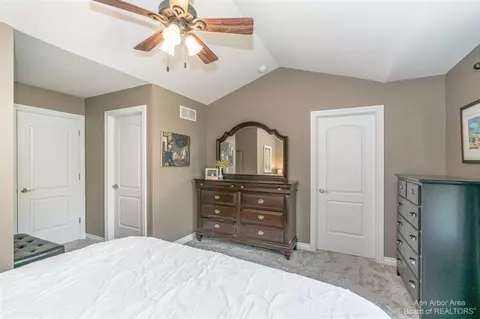 752 W Castlebury, Saline, MI 48176 photo 40