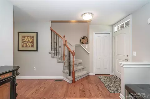 752 W Castlebury, Saline, MI 48176 photo 4