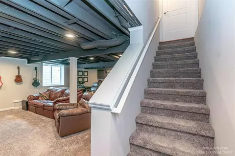 752 W Castlebury, Saline, MI 48176 photo 65