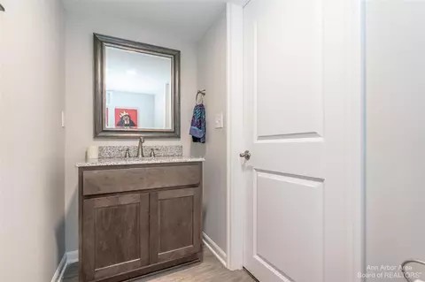 752 W Castlebury, Saline, MI 48176 photo 68