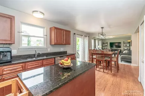 752 W Castlebury, Saline, MI 48176 photo 18